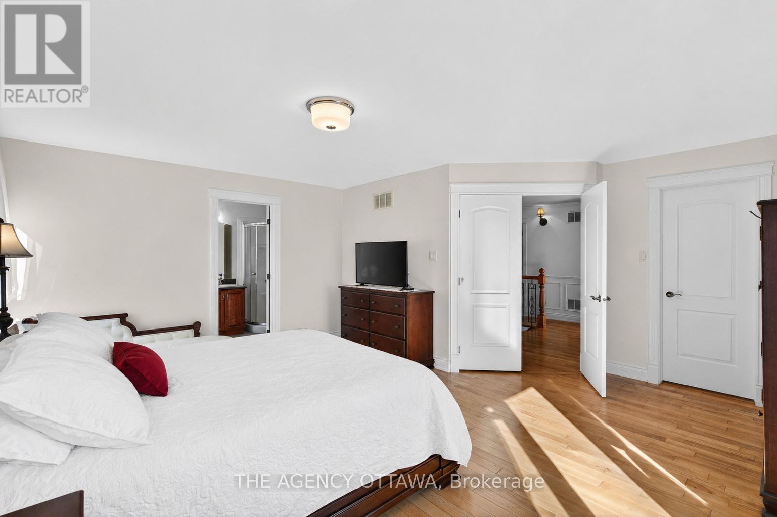 4633 Albion Road Property Photo 23