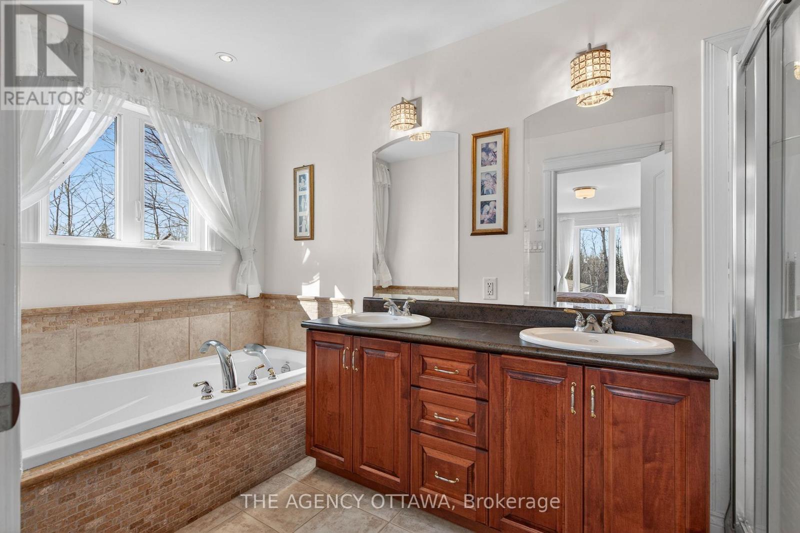 4633 Albion Road Property Photo 24