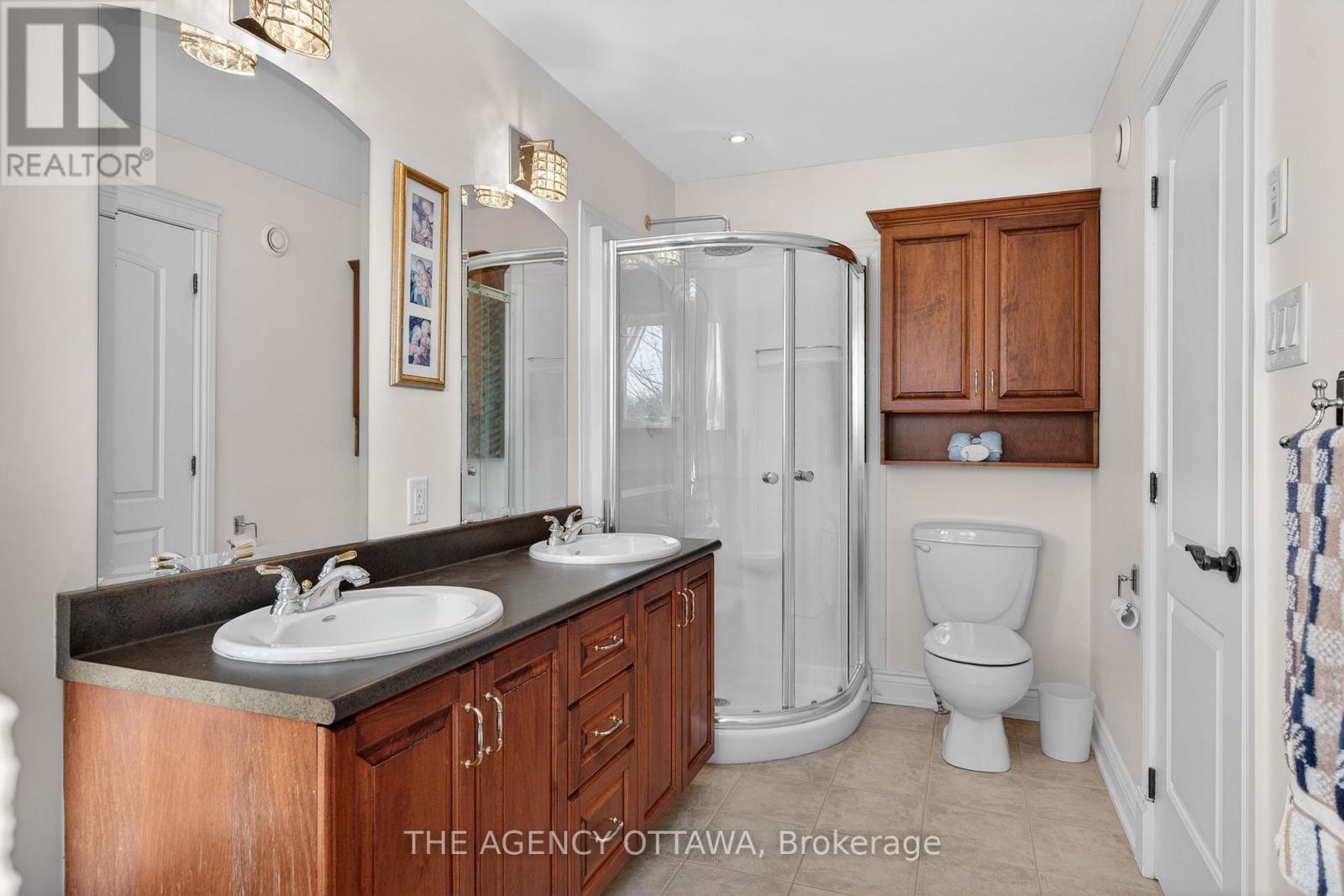 4633 Albion Road Property Photo 25
