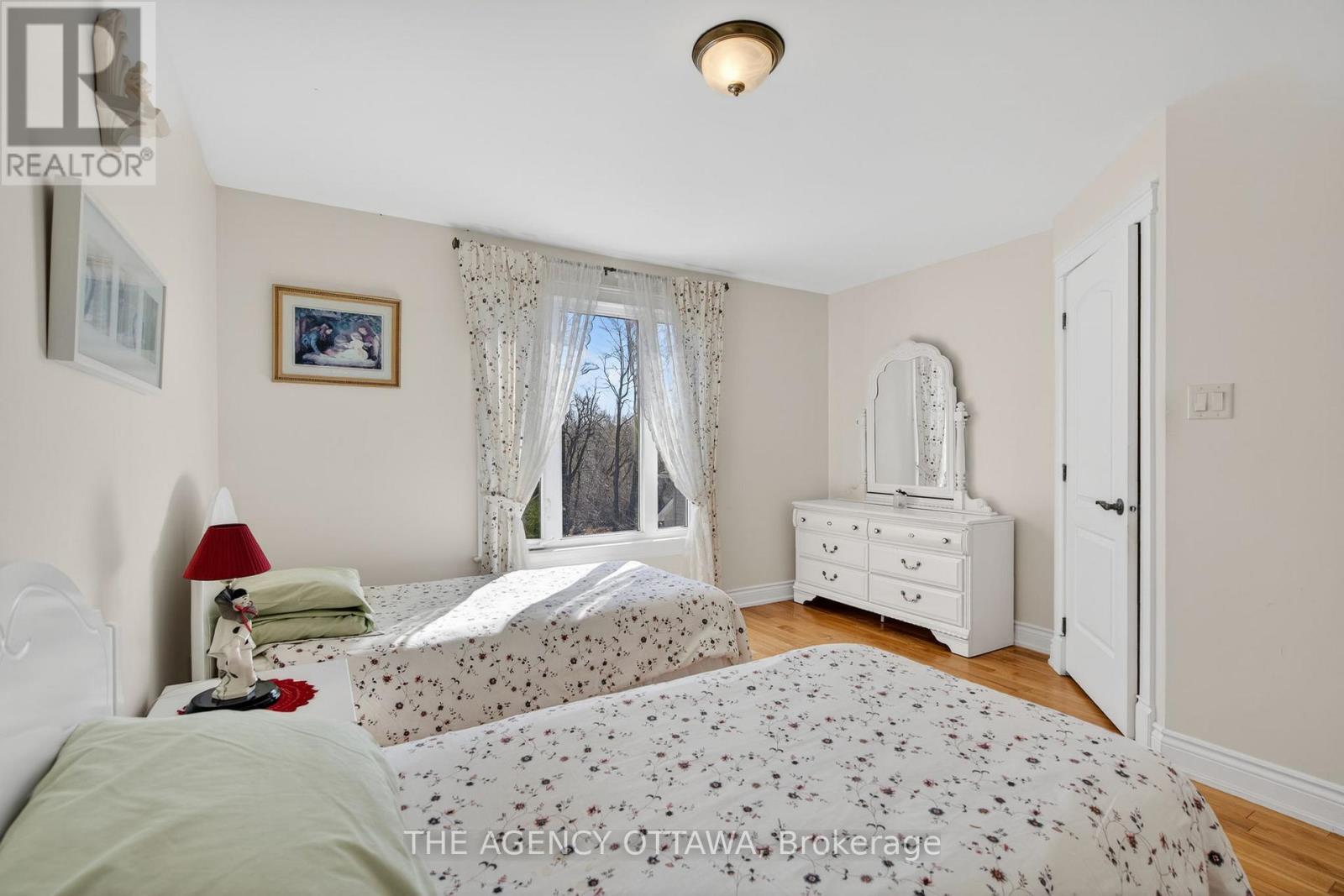 4633 Albion Road Property Photo 27