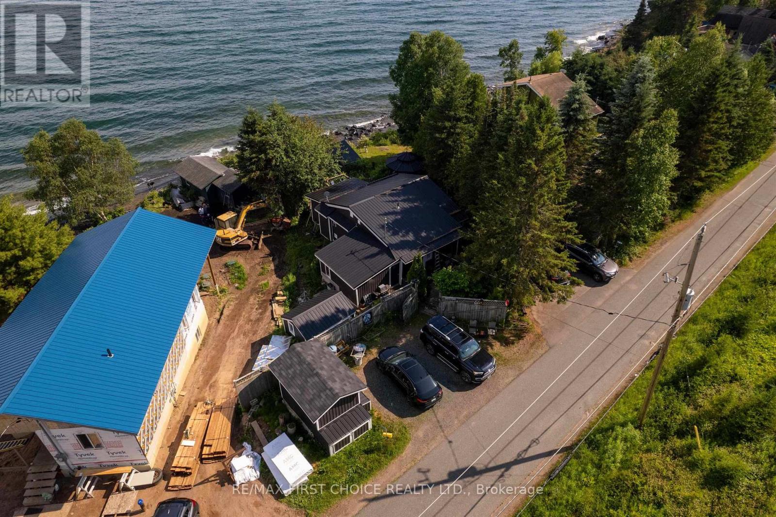1185 Sunrise Beach Road Property Photo 2