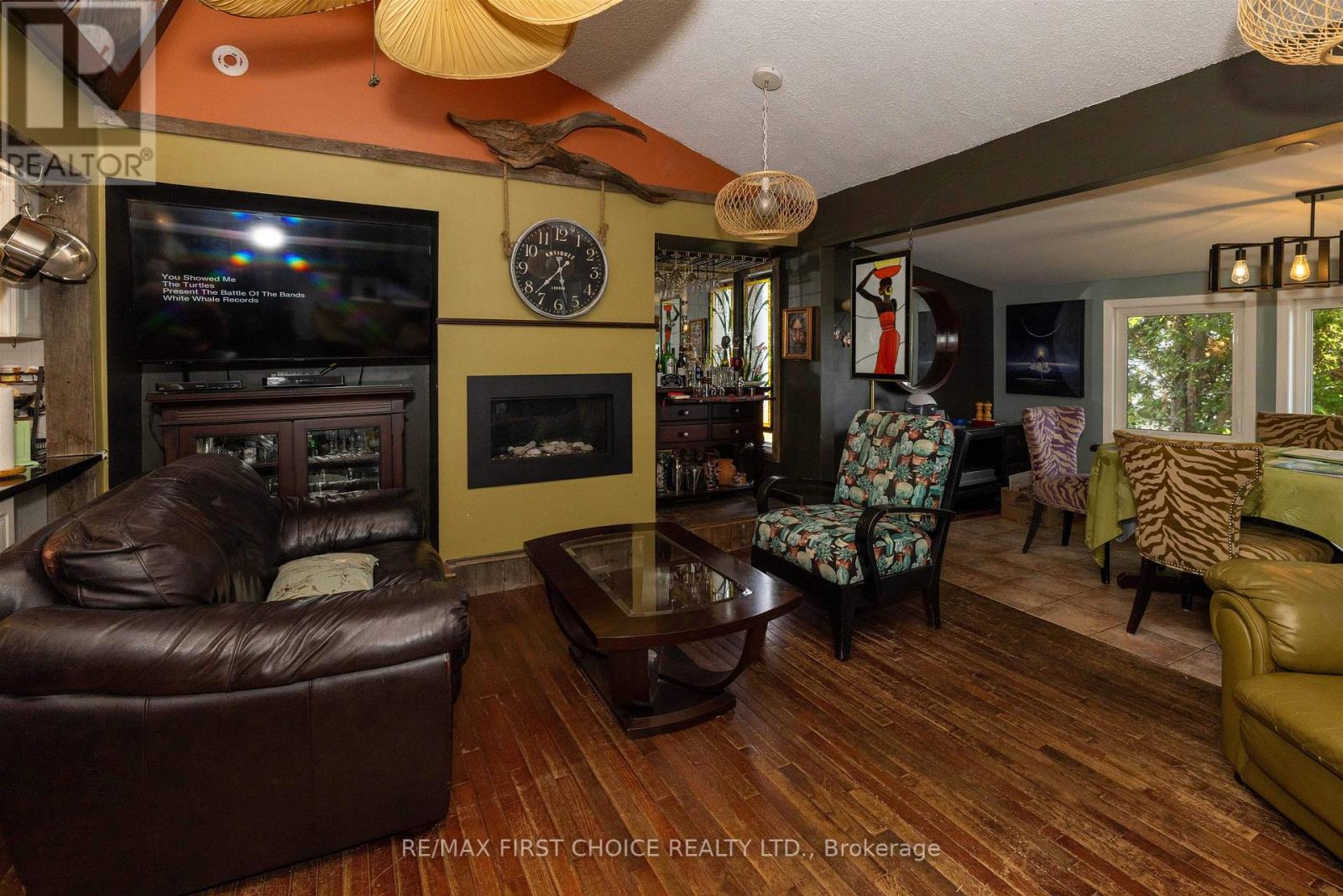 1185 Sunrise Beach Road Property Photo 5