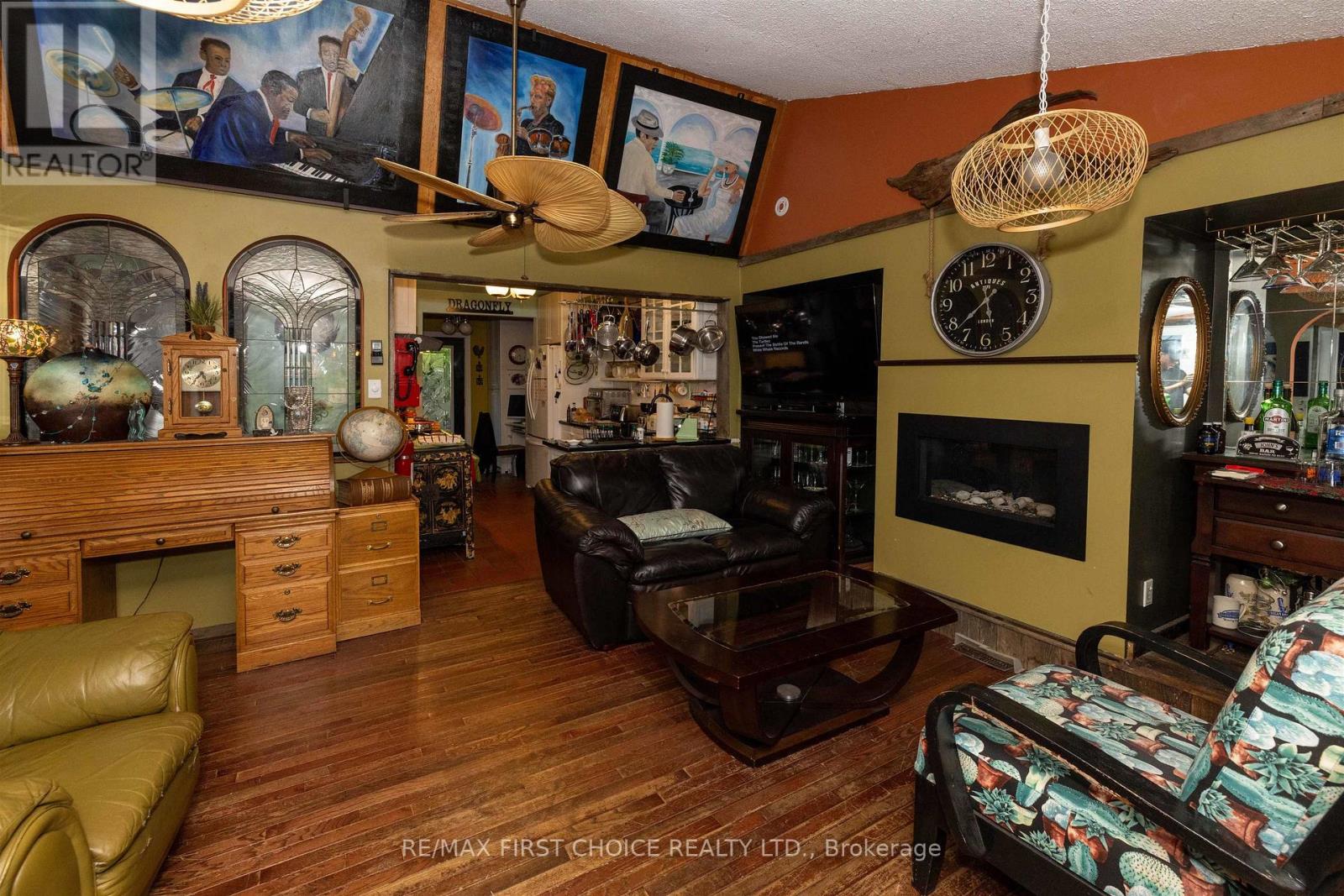 1185 Sunrise Beach Road Property Photo 6