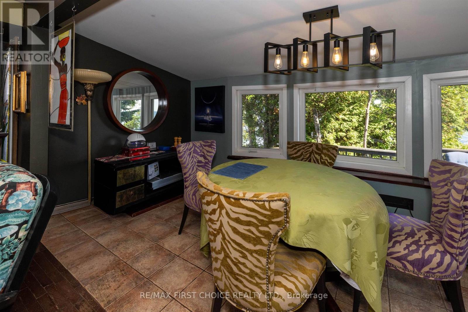 1185 Sunrise Beach Road Property Photo 9