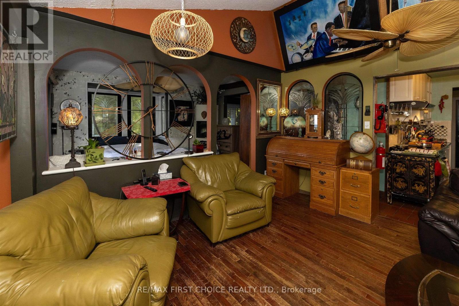 1185 Sunrise Beach Road Property Photo 10