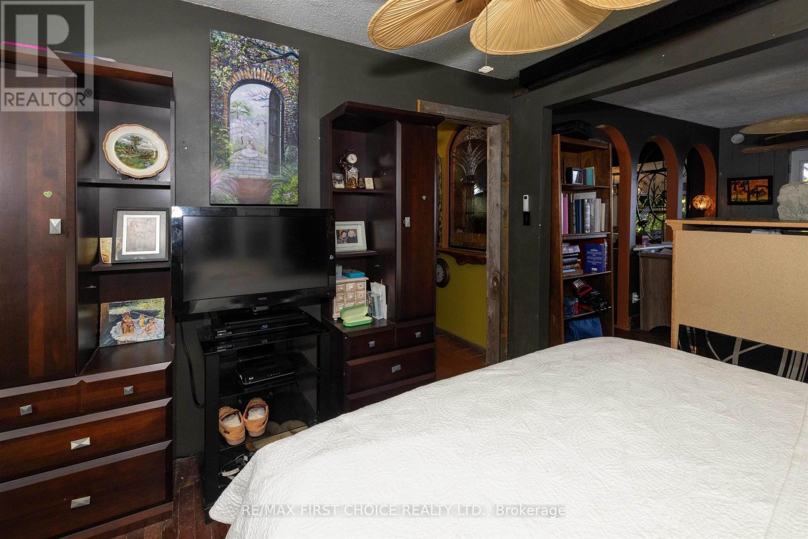 1185 Sunrise Beach Road Property Photo 19