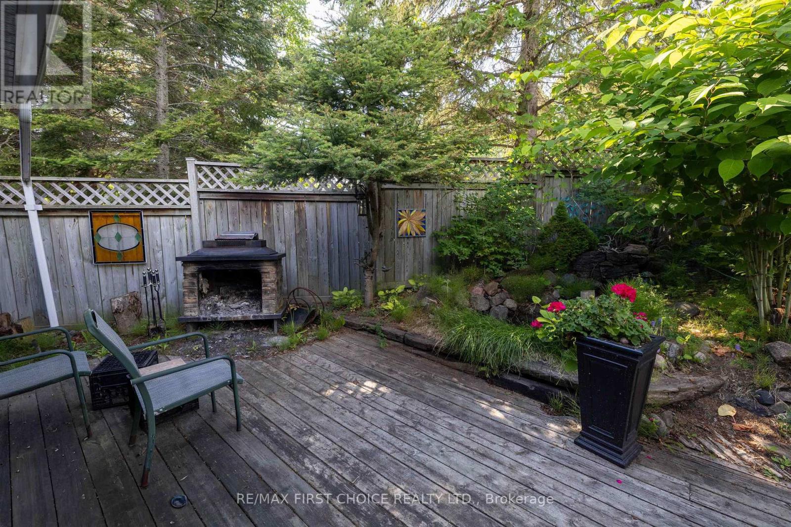 1185 Sunrise Beach Road Property Photo 28