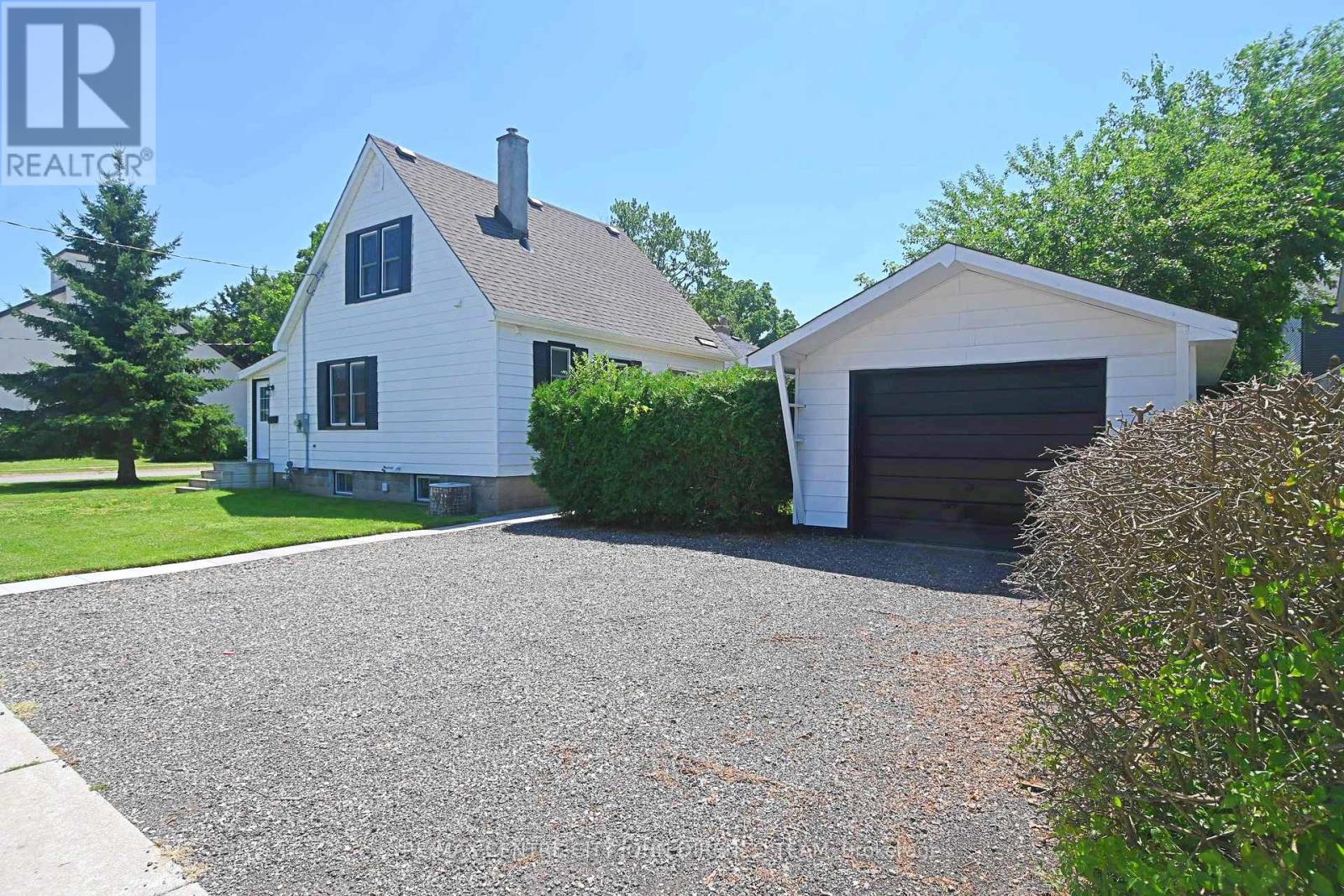 52 Woodworth Avenue Property Photo 1