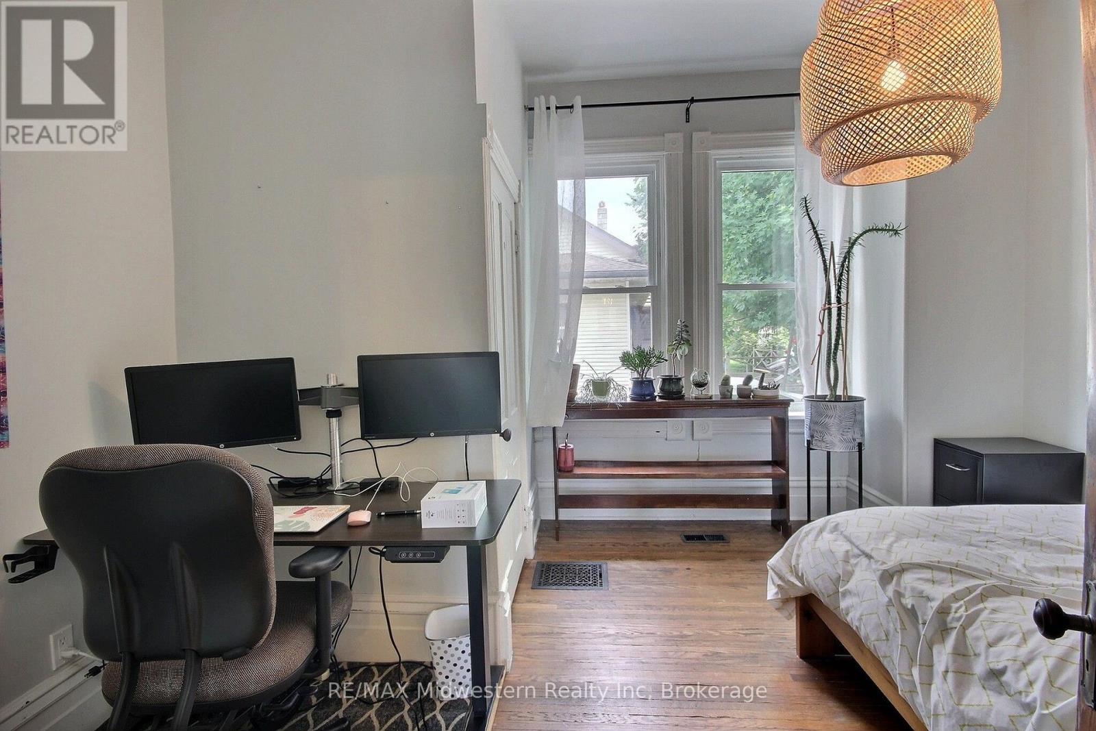 206 Union Street E Property Photo 5
