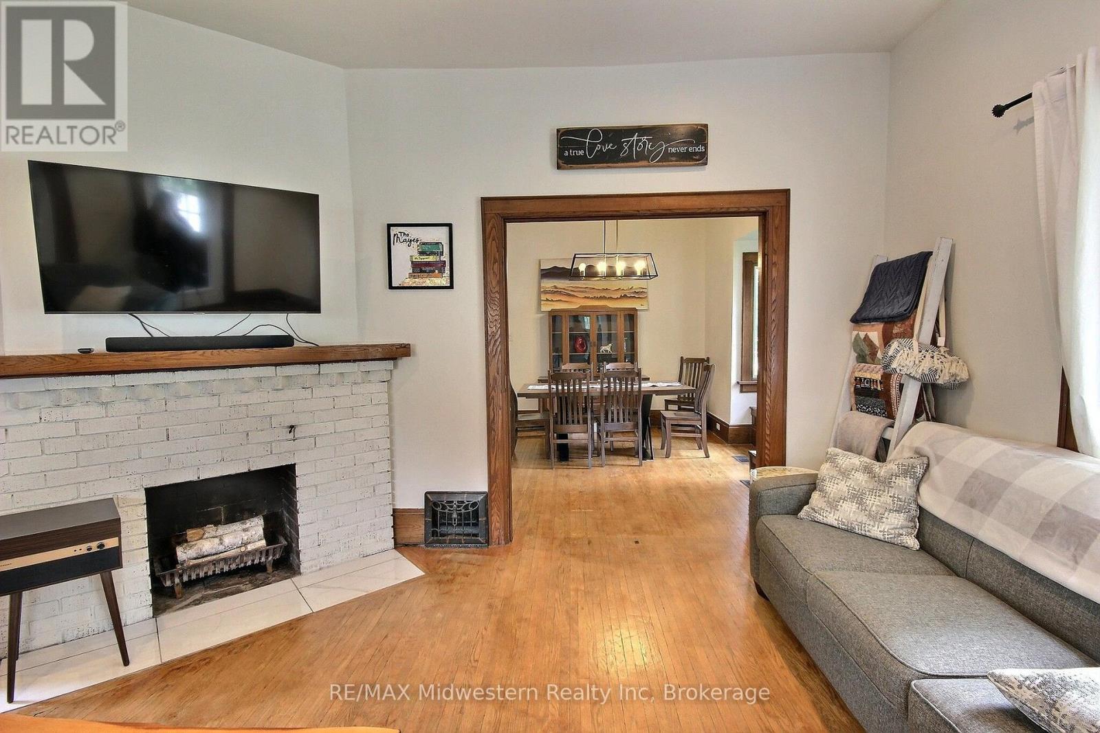 206 Union Street E Property Photo 9