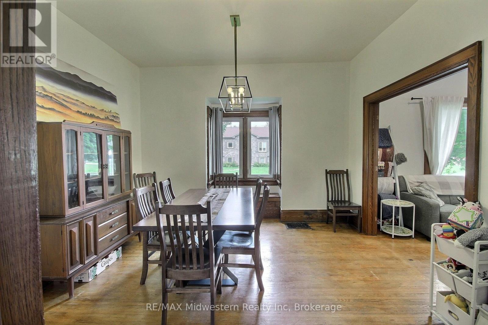 206 Union Street E Property Photo 10