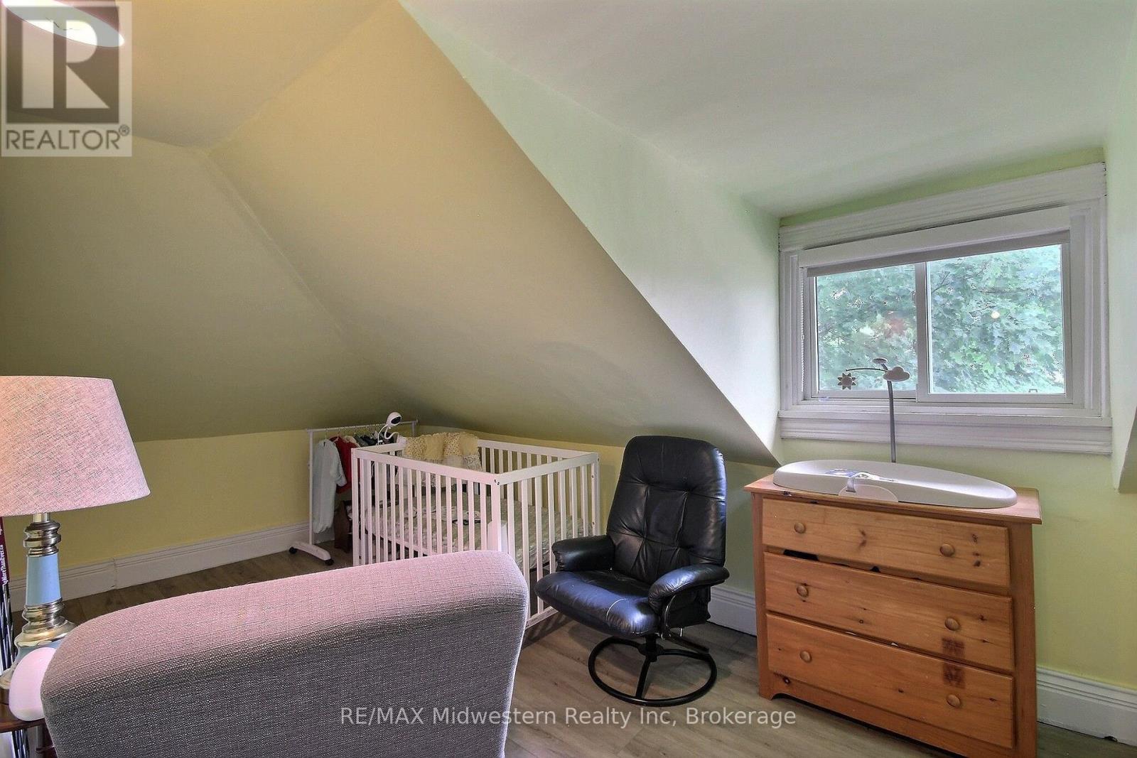 206 Union Street E Property Photo 12