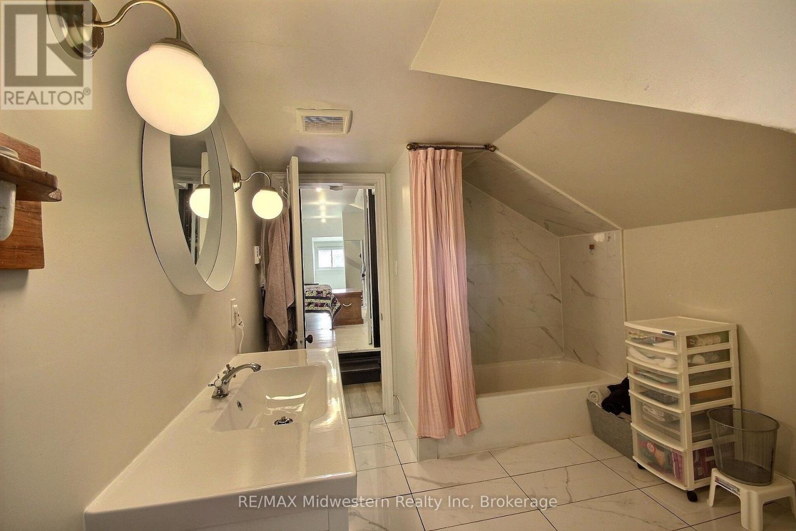 206 Union Street E Property Photo 13