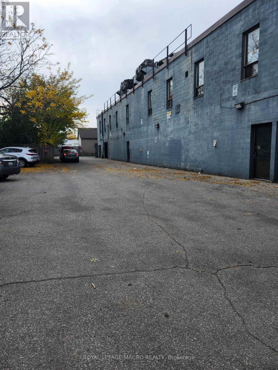 #206 - 350 Kenilworth Avenue N Property Photo 4