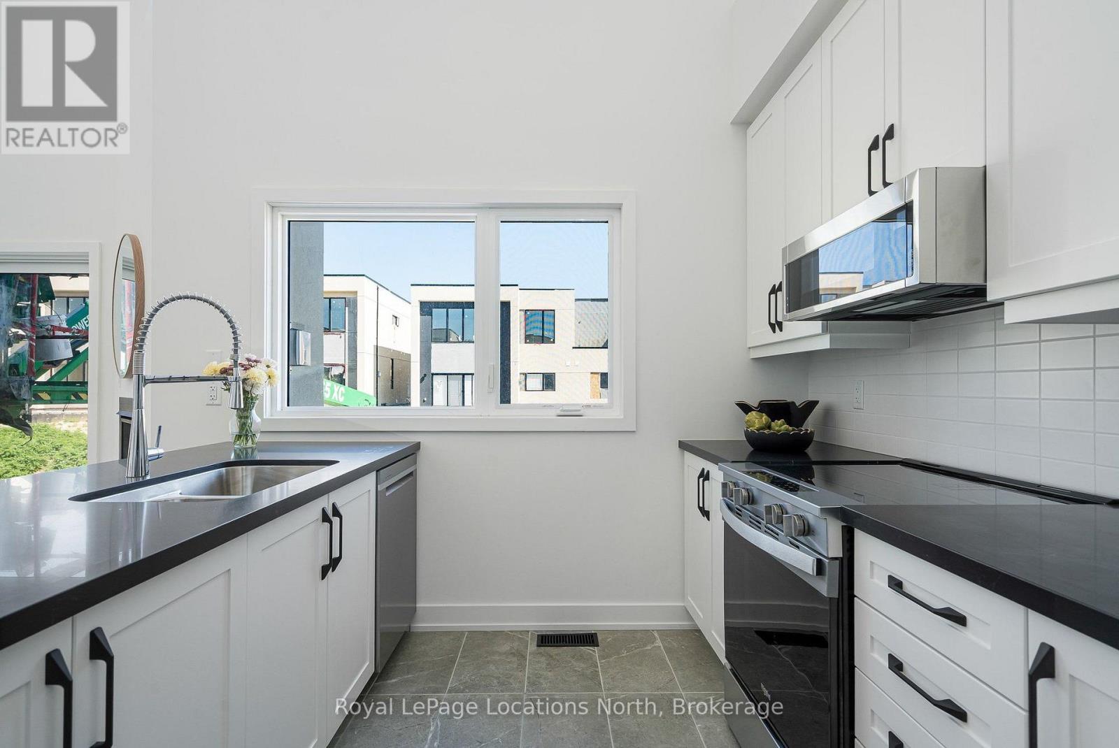 214 Stoneleigh Drive Property Photo 12