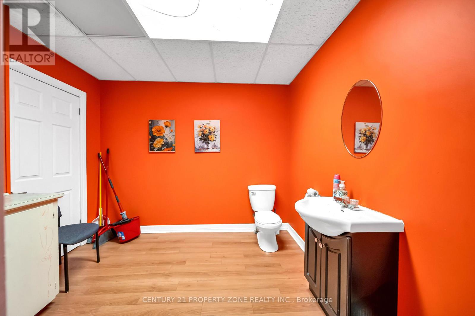 370 Talbot Street Property Photo 13