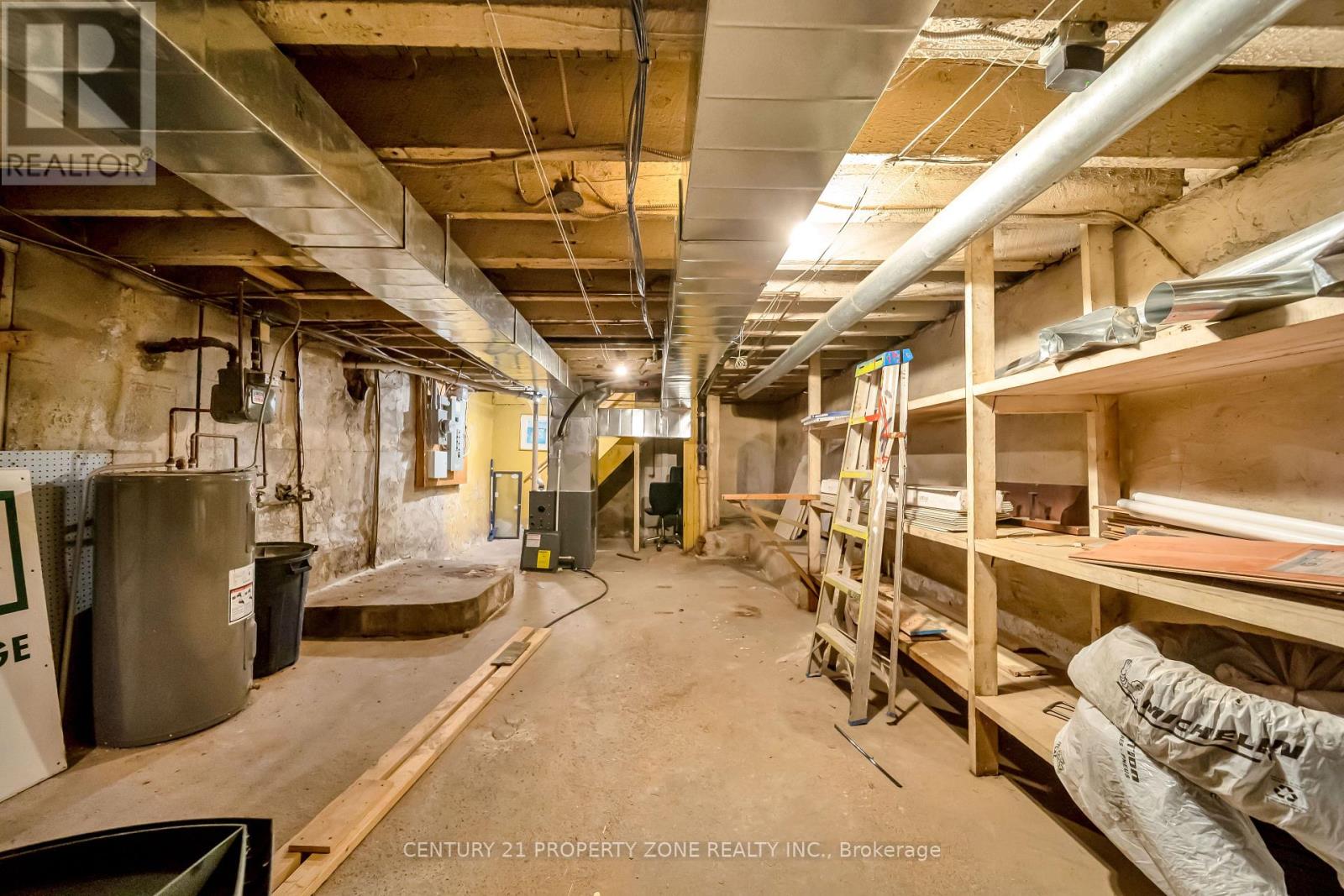 370 Talbot Street Property Photo 37