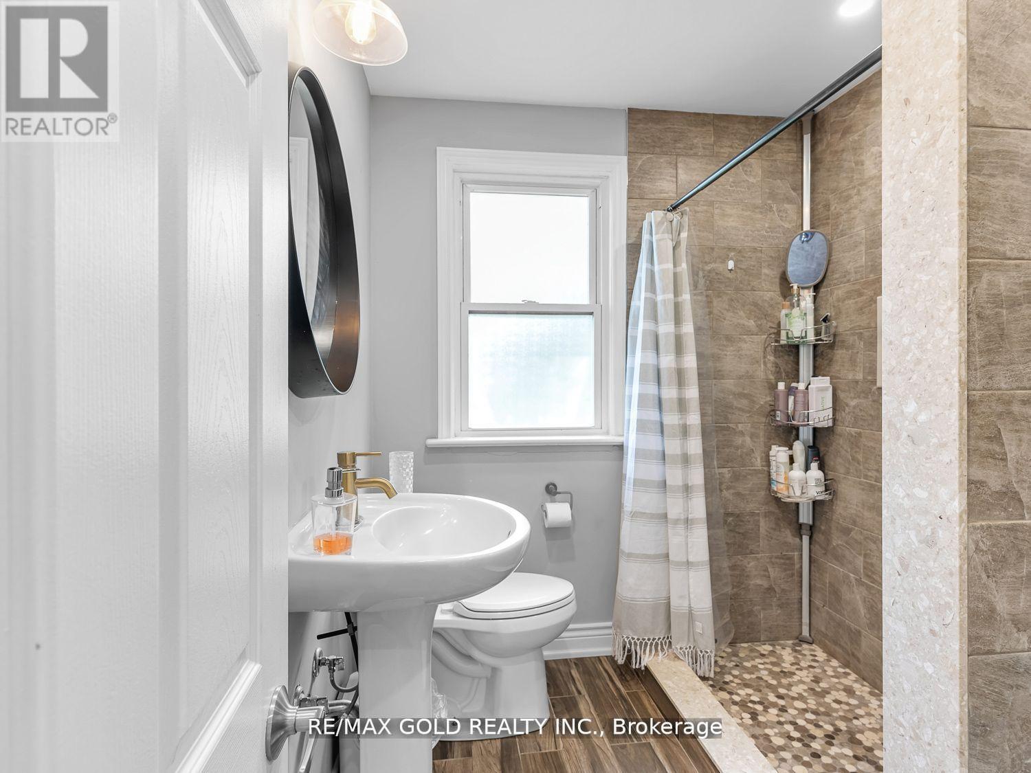 8017 Highway 7 Property Photo 7