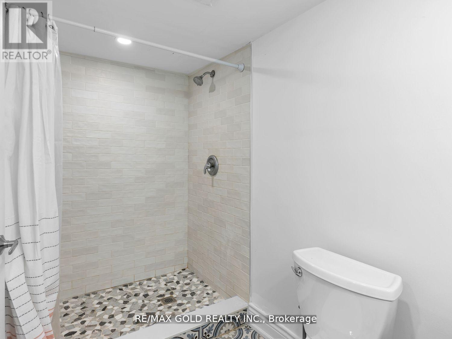 8017 Highway 7 Property Photo 10