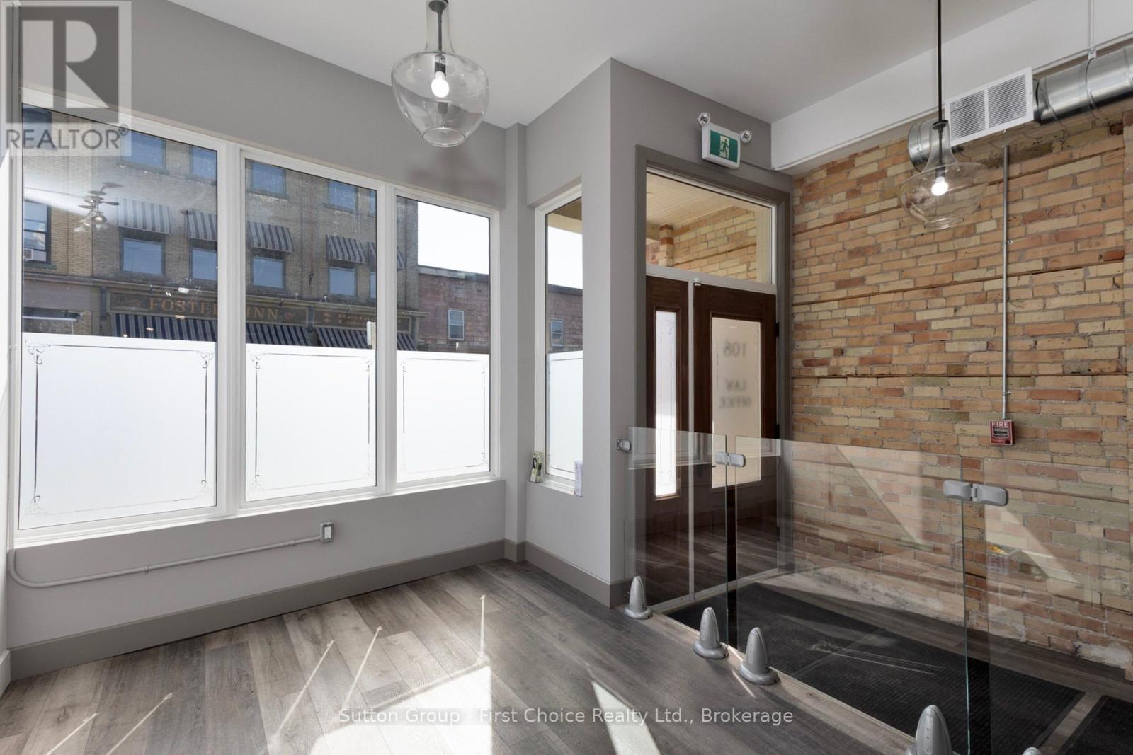 106-108 Downie Street Property Photo 4