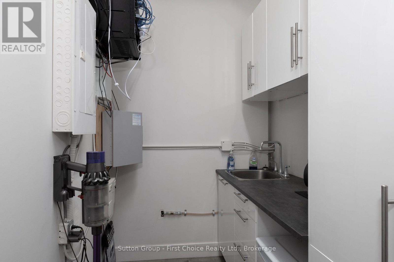 106-108 Downie Street Property Photo 12