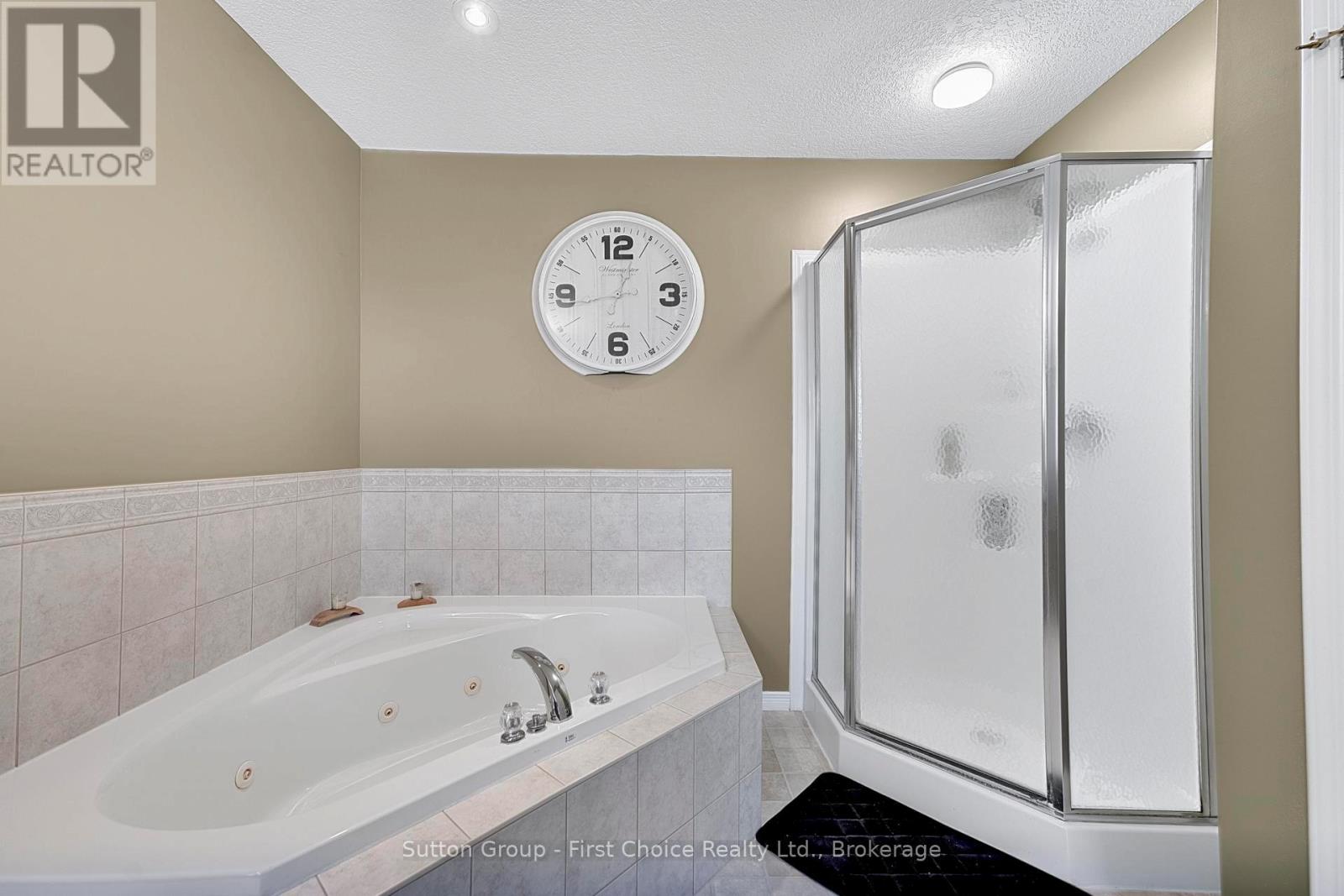 670 Reid Crescent Property Photo 21