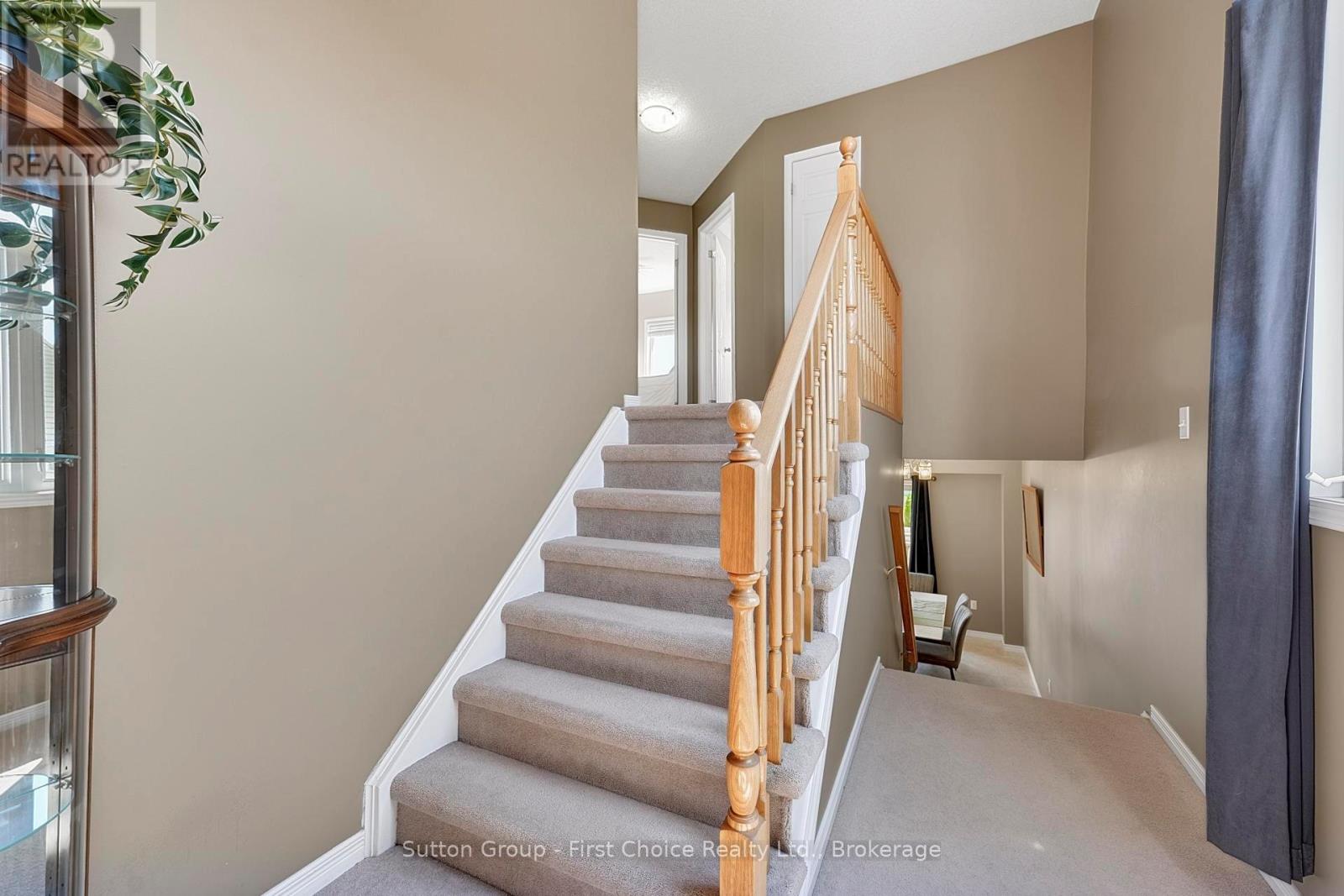 670 Reid Crescent Property Photo 22