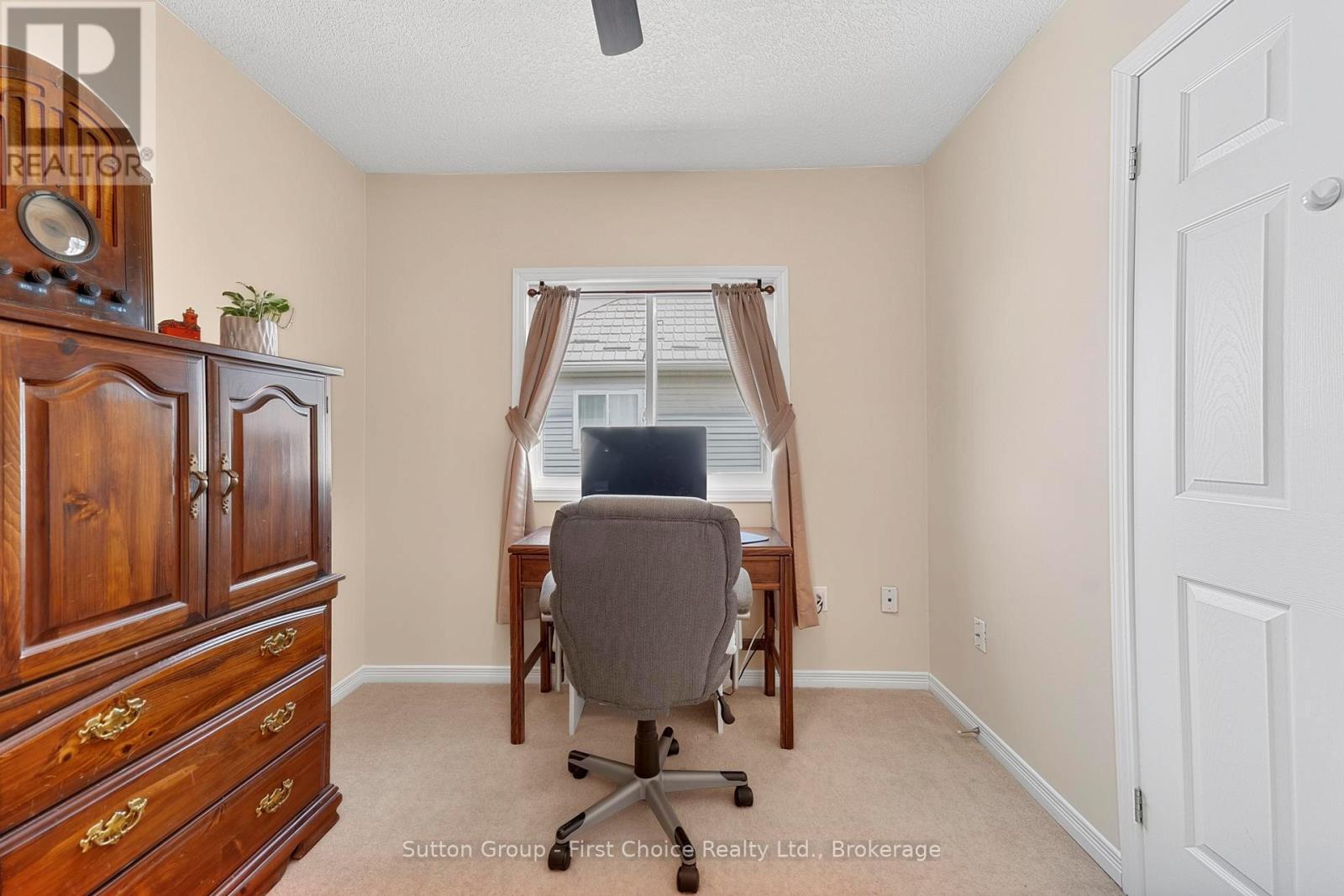 670 Reid Crescent Property Photo 27