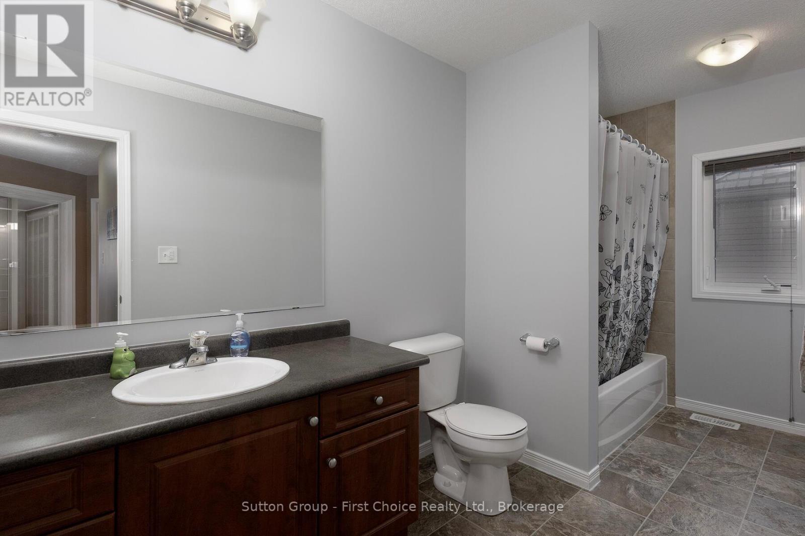 670 Reid Crescent Property Photo 28