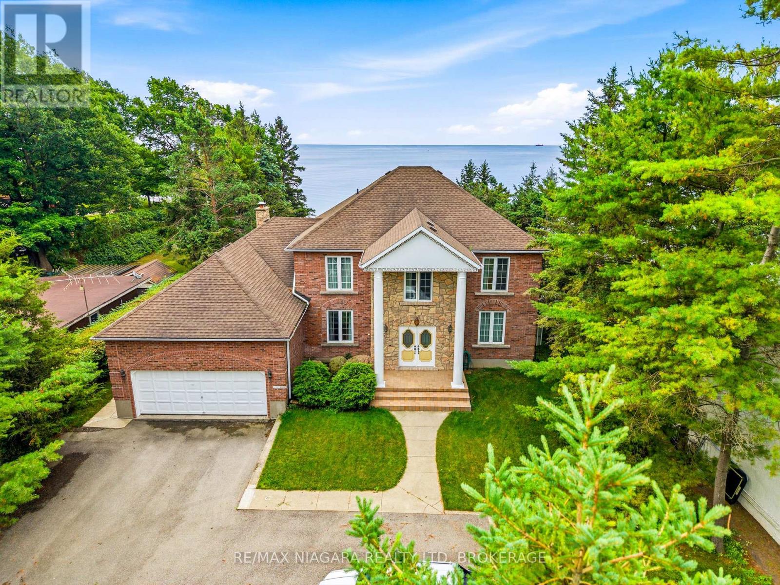 599 Lakeshore Road E Property Photo 1