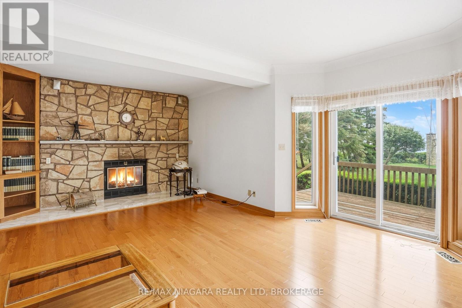 599 Lakeshore Road E Property Photo 15