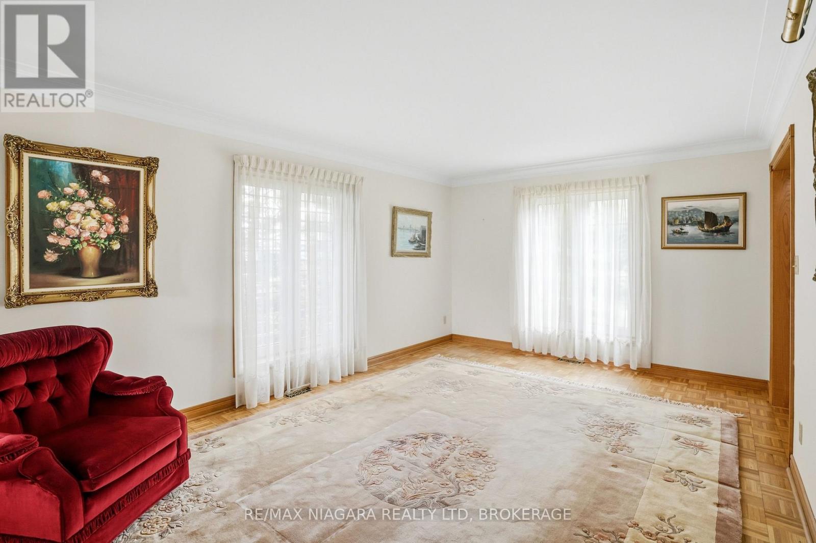 599 Lakeshore Road E Property Photo 17