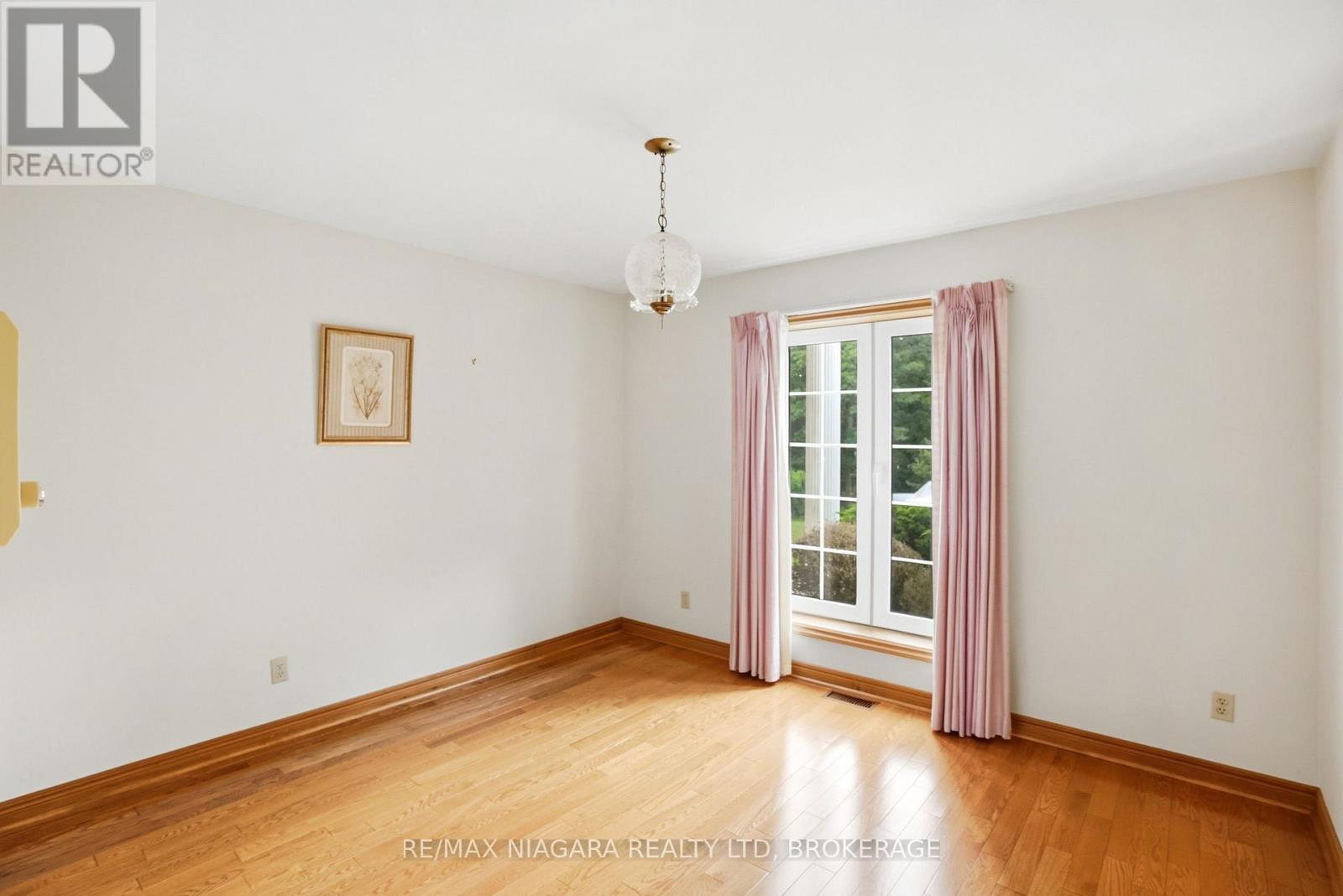 599 Lakeshore Road E Property Photo 19