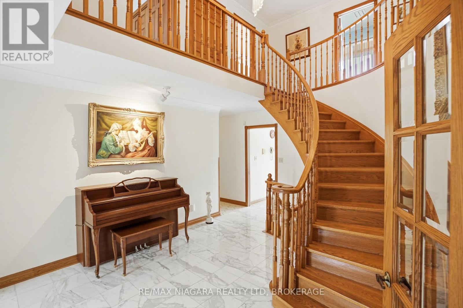 599 Lakeshore Road E Property Photo 29