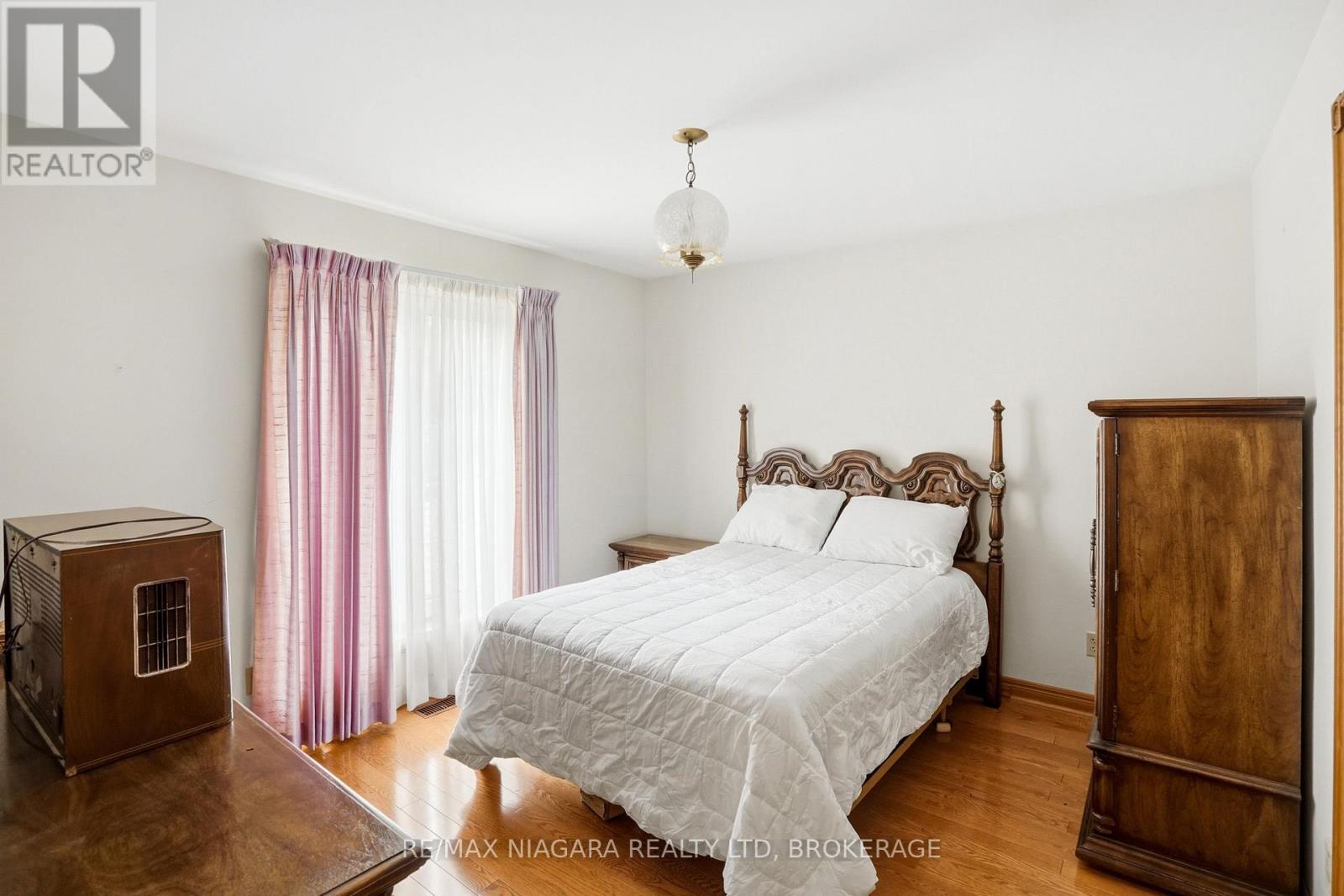 599 Lakeshore Road E Property Photo 31