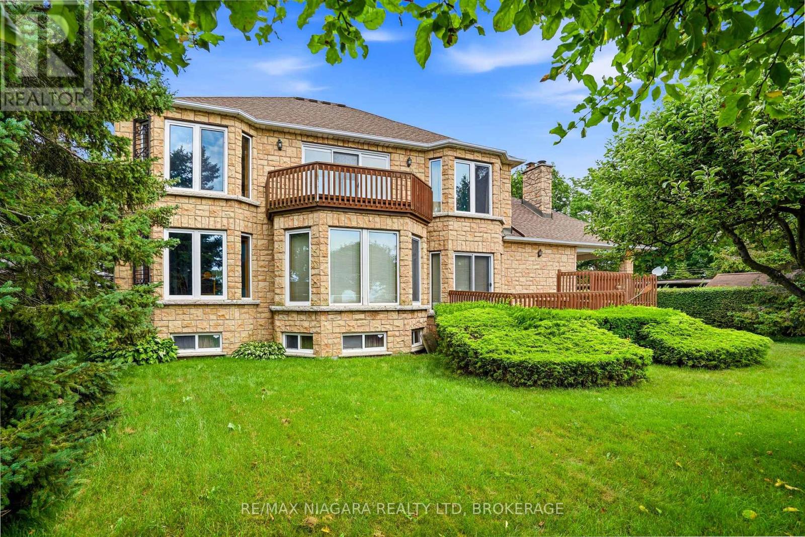 599 Lakeshore Road E Property Photo 43