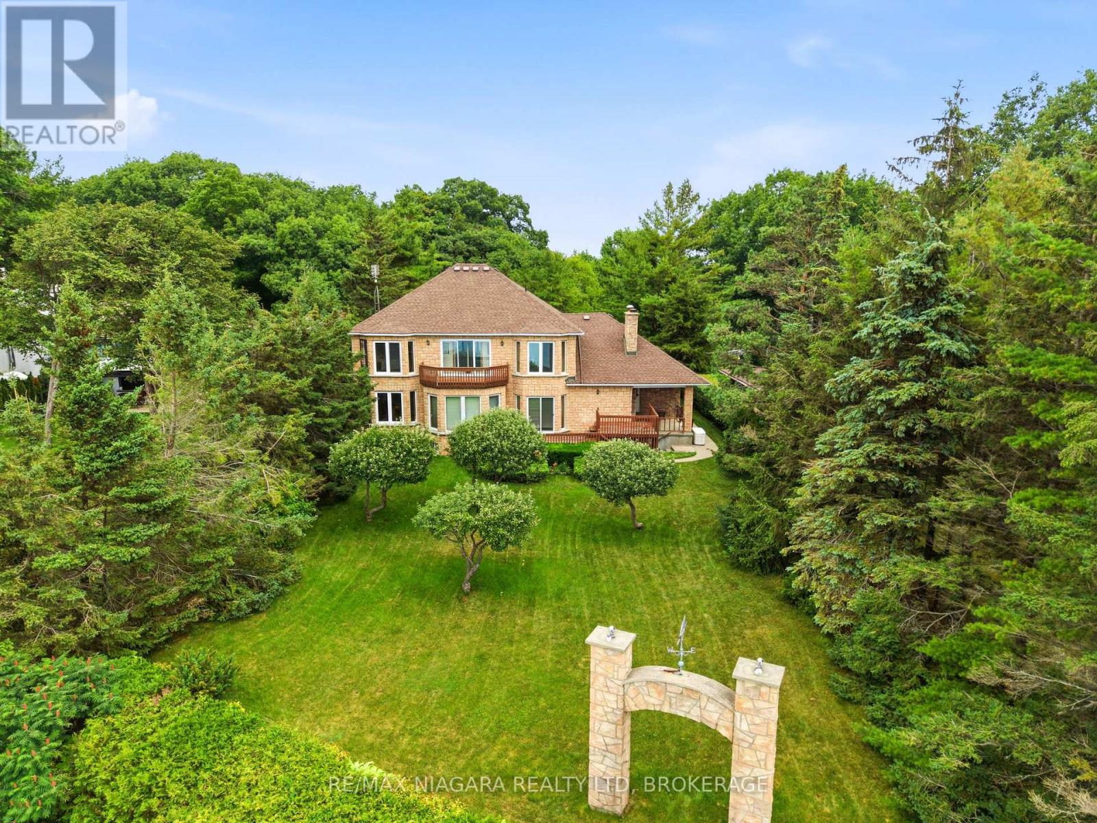 599 Lakeshore Road E Property Photo 47