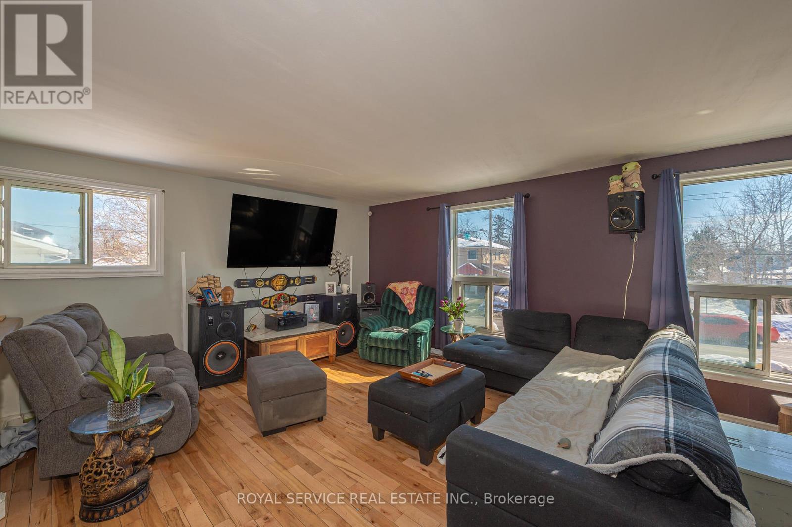 69 Maple Street Property Photo 4