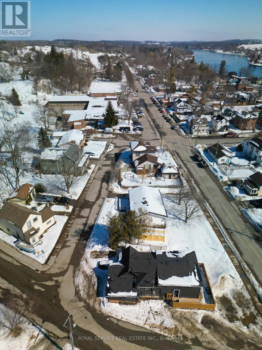 69 Maple Street Property Photo 33