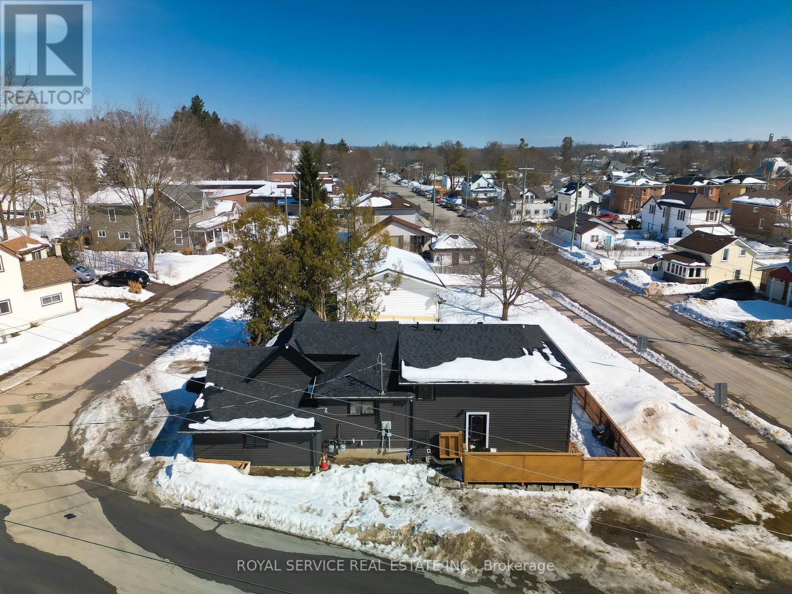 69 Maple Street Property Photo 38