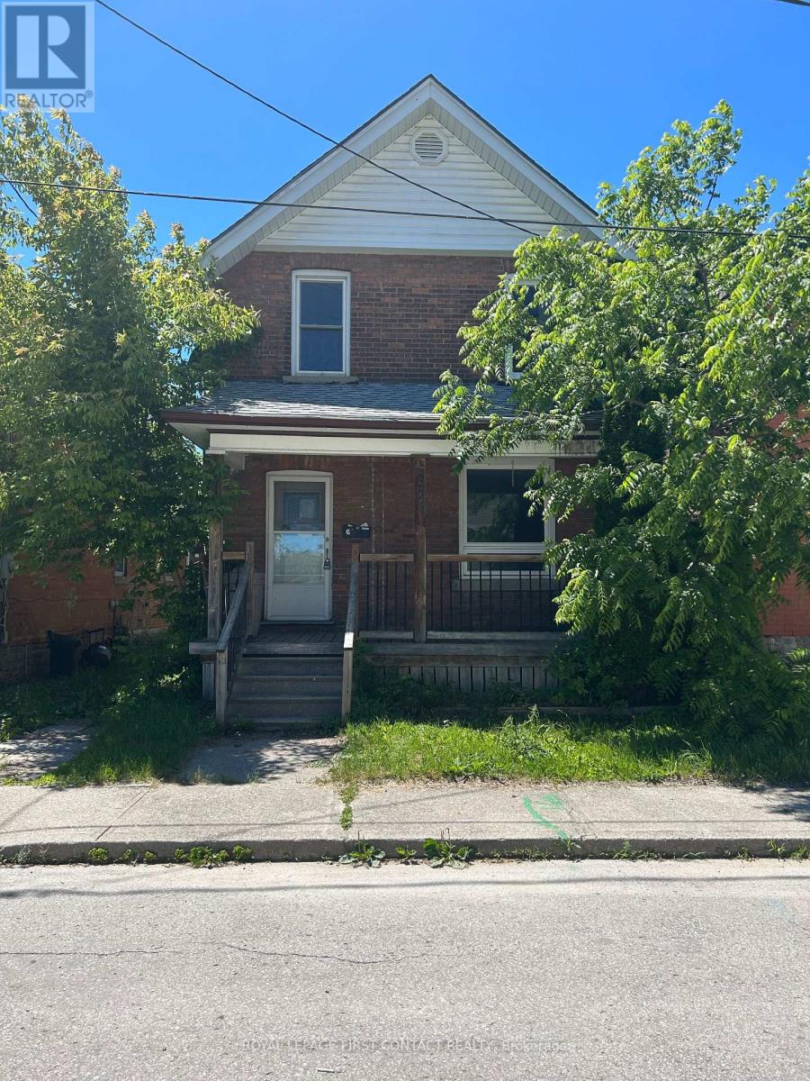 1068 1st A Avenue W Property Photo 1