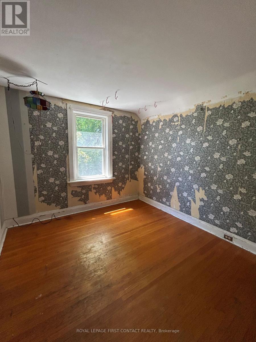 1068 1st A Avenue W Property Photo 11