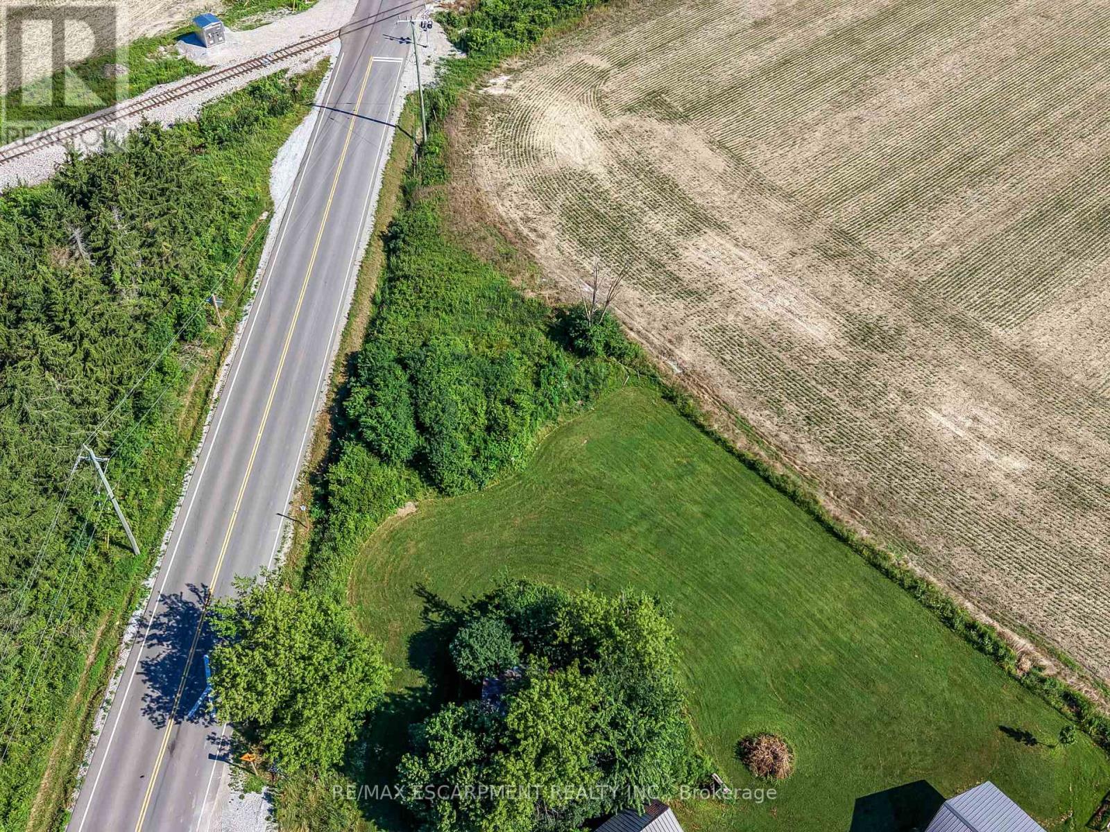 3819 Highway 6 Property Photo 2