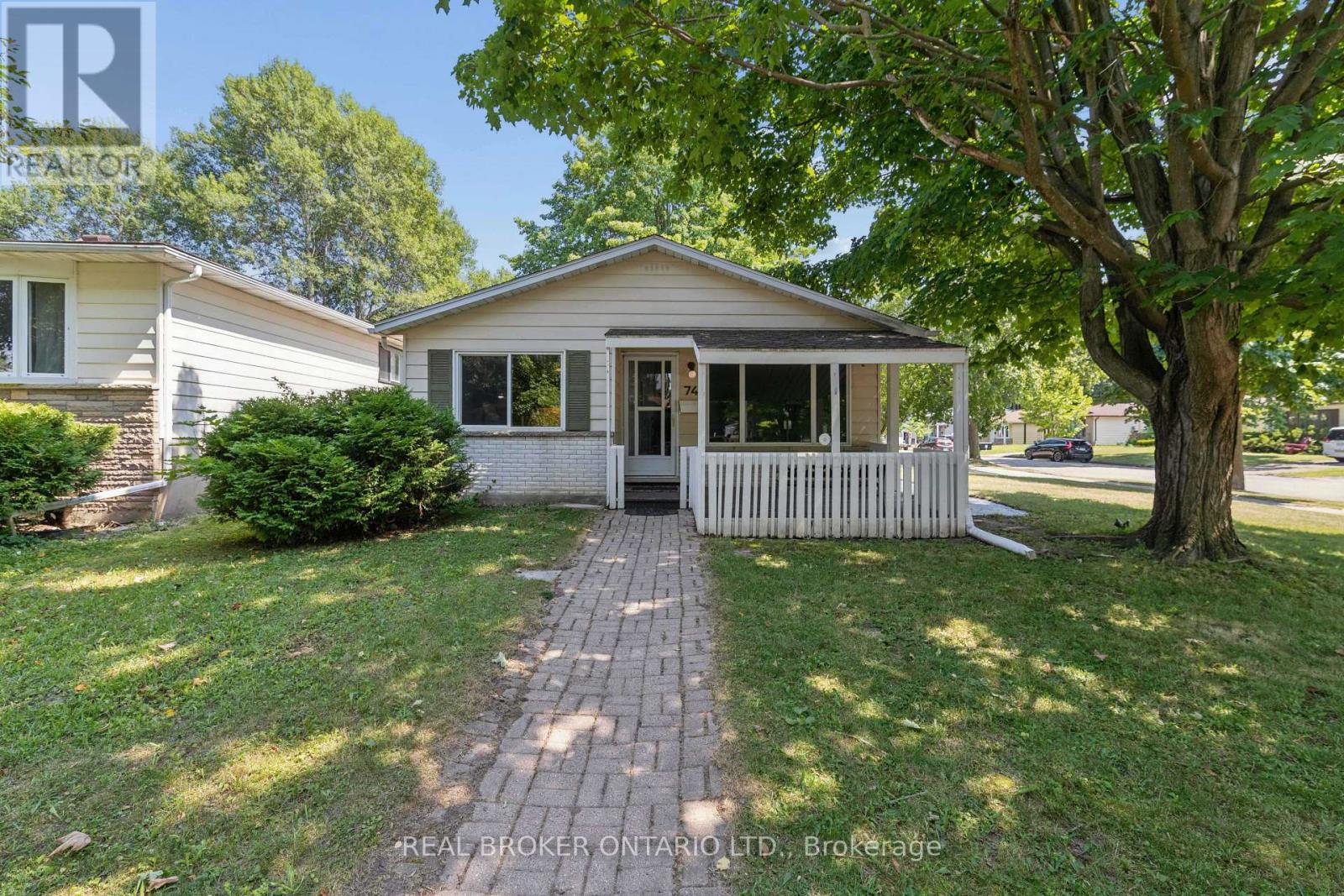 74 Helene Crescent Property Photo 1
