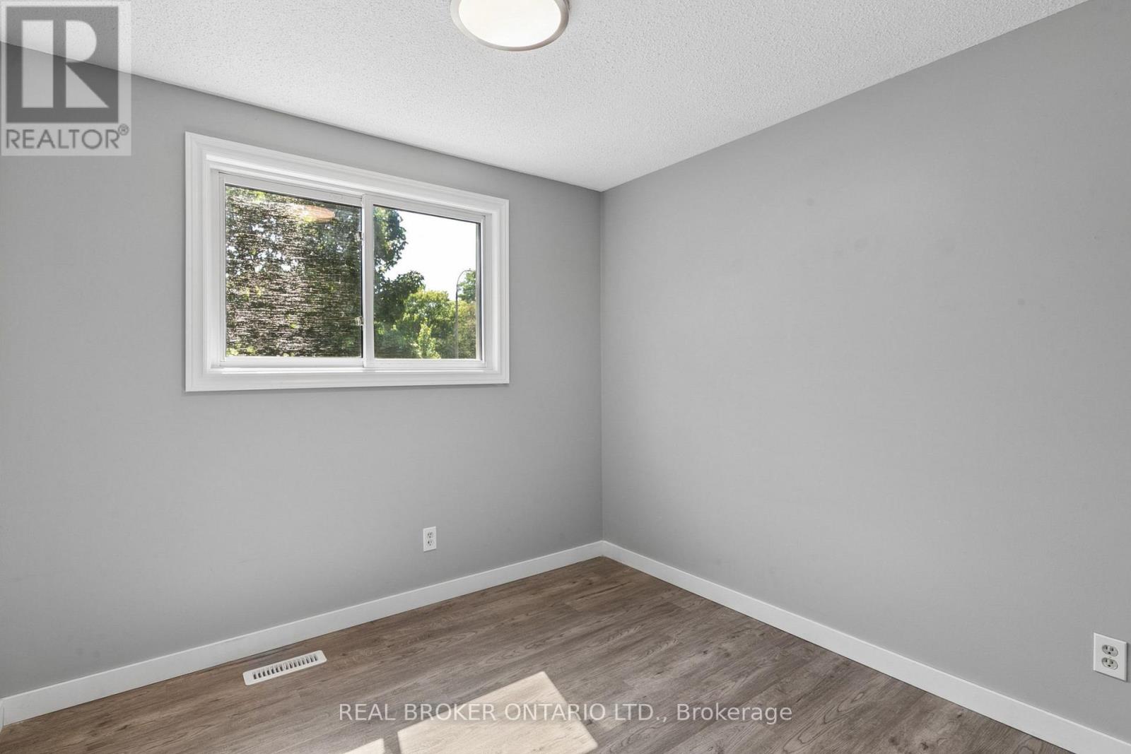 74 Helene Crescent Property Photo 16