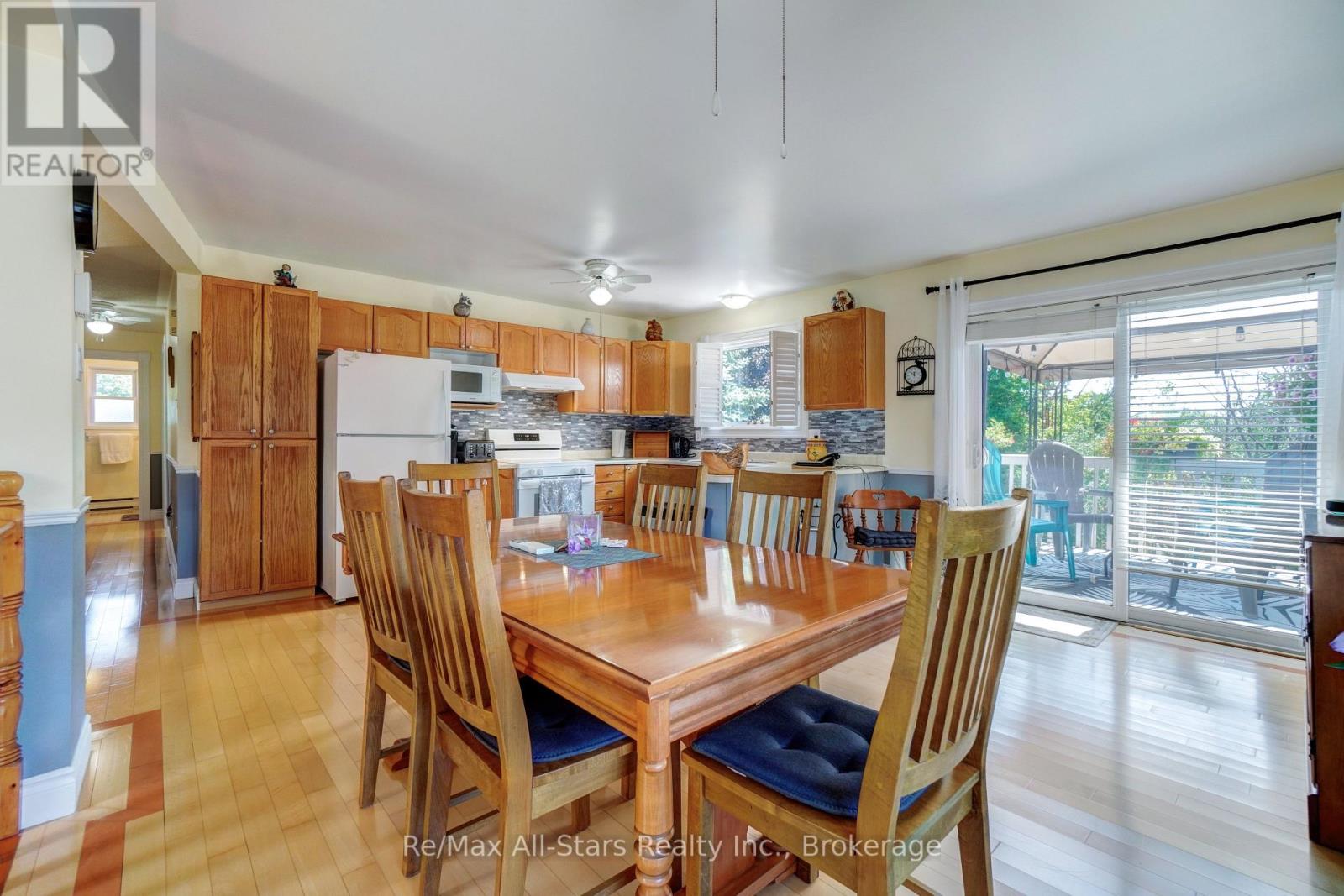 16 Cedartree Lane Property Photo 9
