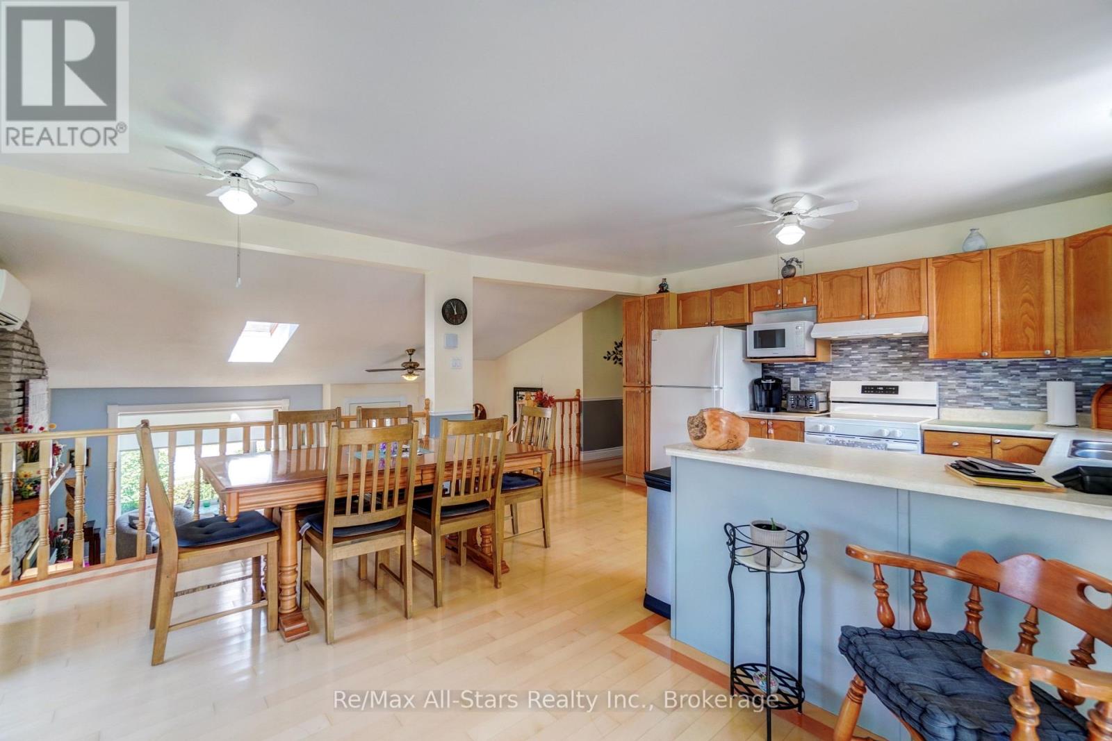 16 Cedartree Lane Property Photo 10