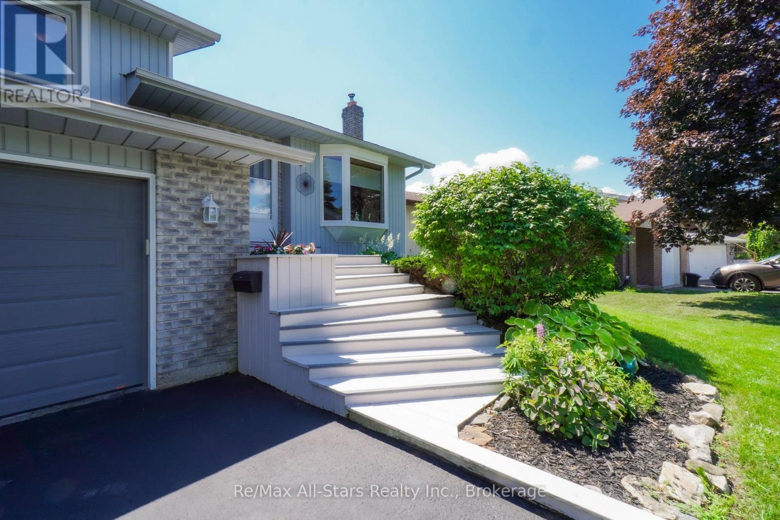 16 Cedartree Lane Property Photo 35