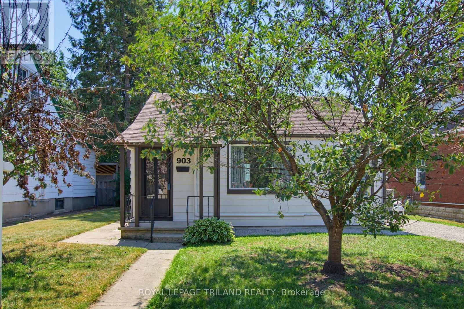 903 TRAFALGAR STREET N