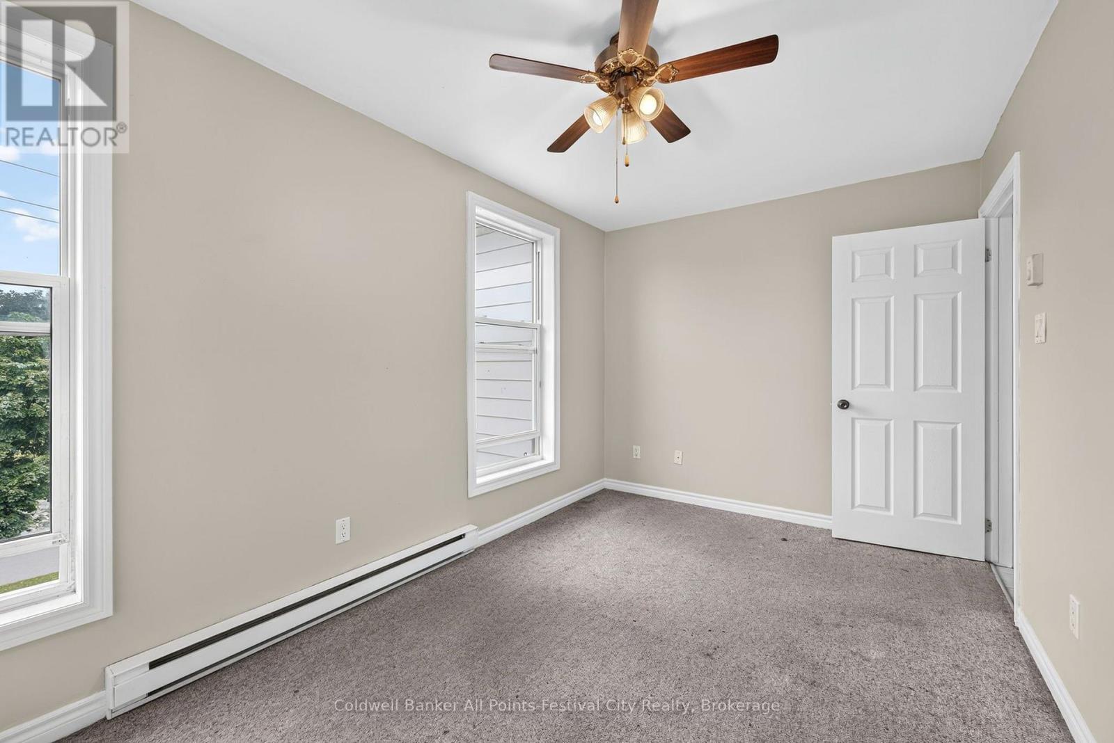 47 Elgin Avenue W Property Photo 14